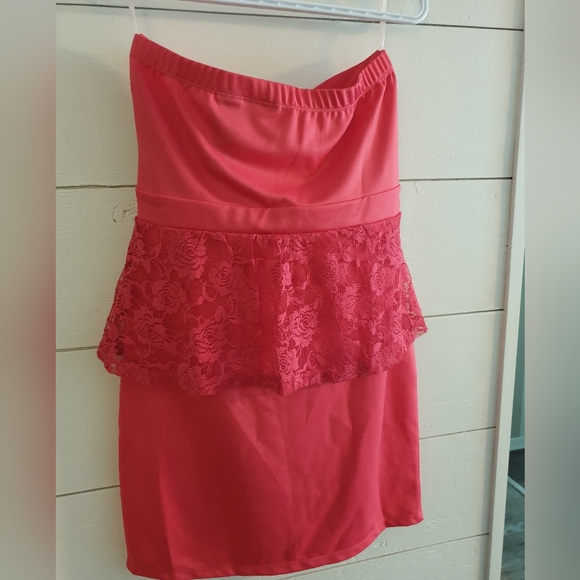 Strapless Dress. - Picture 2 of 4